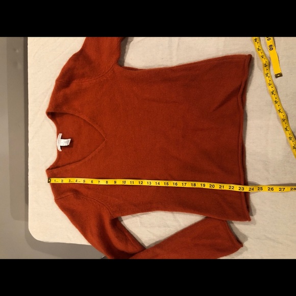 Sarah Spencer size large soft orange sweater - Picture 8 of 8